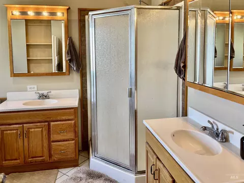 Bath - 23626 Boise River Rd, Caldwell, ID 83607 photo 1 of 4