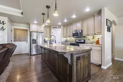 Kitchen - 3705 E 3755 N, Kimberly, ID 83341 photo 2 of 6