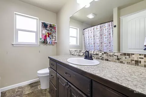 Bath - 3705 E 3755 N, Kimberly, ID 83341 photo 3 of 3