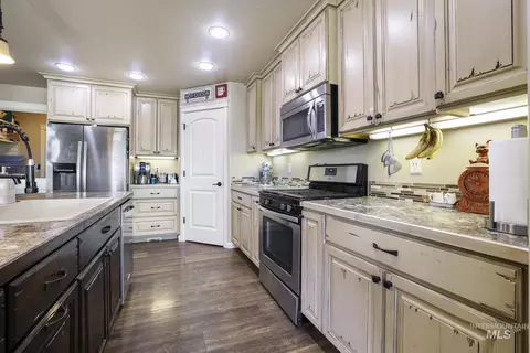 Kitchen - 3705 E 3755 N, Kimberly, ID 83341 photo 4 of 6