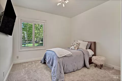 Bedroom - 1354 W Overlake Ct, Eagle, ID 83616 photo 4 of 6