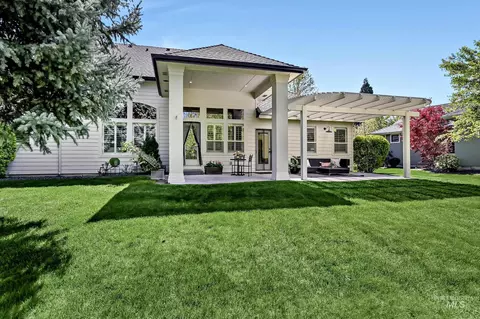 Exterior - 1354 W Overlake Ct, Eagle, ID 83616 photo 3 of 8