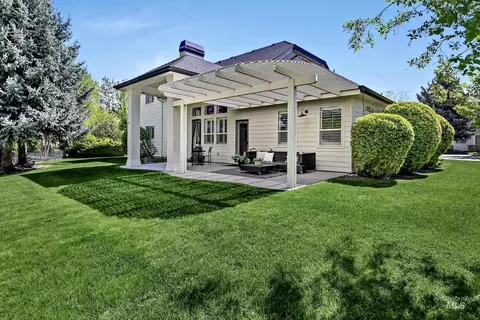 Exterior - 1354 W Overlake Ct, Eagle, ID 83616 photo 4 of 8
