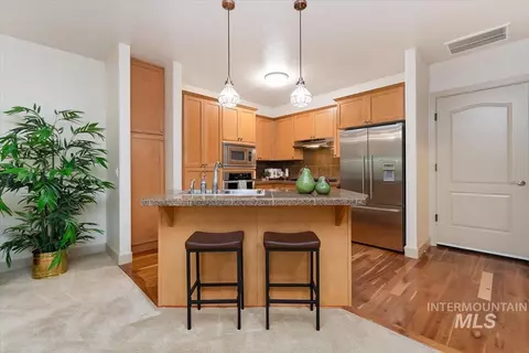 Kitchen - 1124 E Winding Creek Dr #3 7 SOONER CONDO, Eagle, ID 83616 photo 1 of 6