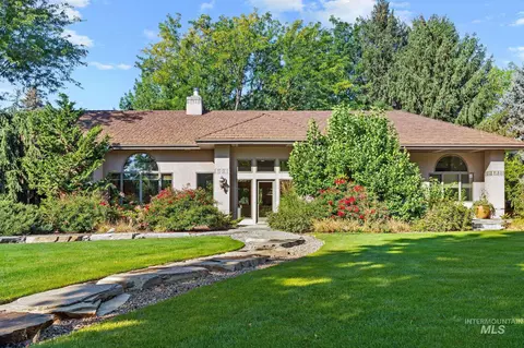 Exterior - 2985 N Holl Dr, Eagle, ID 83616 photo 2 of 16