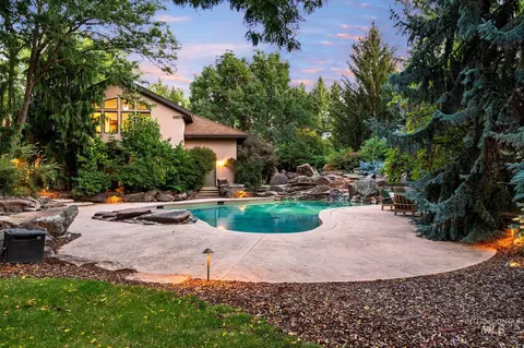 Exterior - 2985 N Holl Dr, Eagle, ID 83616 photo 13 of 16