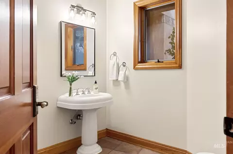 Bath - 2985 N Holl Dr, Eagle, ID 83616 photo 4 of 5