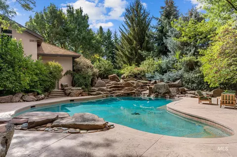 Exterior - 2985 N Holl Dr, Eagle, ID 83616 photo 8 of 16