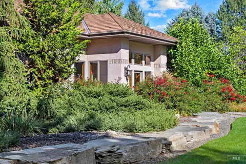 Exterior - 2985 N Holl Dr, Eagle, ID 83616 photo 3 of 16