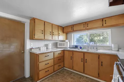Kitchen - 202 W Midway St, Filer, ID 83328 photo 3 of 4