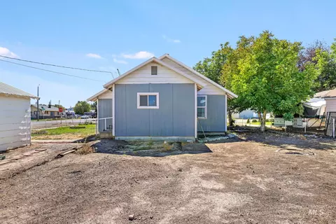 Exterior - 202 W Midway St, Filer, ID 83328 photo 3 of 4
