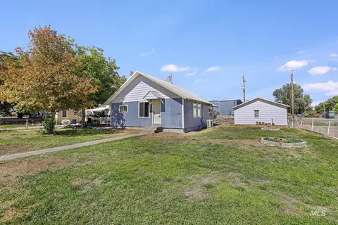 Exterior - 202 W Midway St, Filer, ID 83328 photo 2 of 4