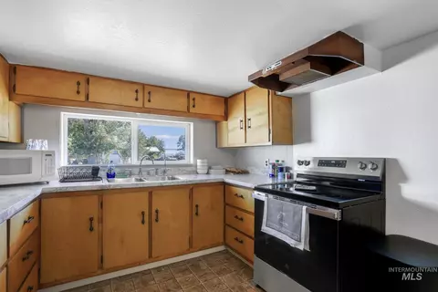 Kitchen - 202 W Midway St, Filer, ID 83328 photo 2 of 4