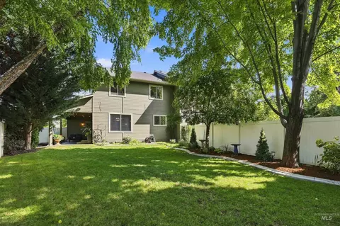 Exterior - 663 N Shadowfox Pl, Eagle, ID 83616 photo 8 of 13