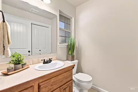 Bath - 663 N Shadowfox Pl, Eagle, ID 83616 photo 1 of 7