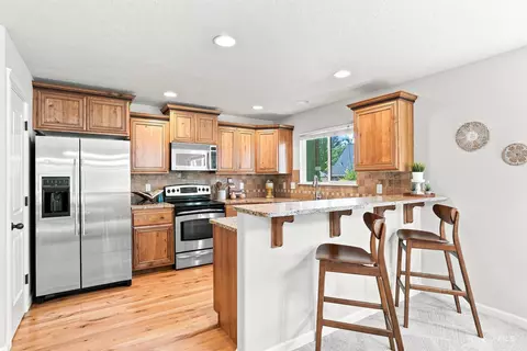 Kitchen - 663 N Shadowfox Pl, Eagle, ID 83616 photo 6 of 6