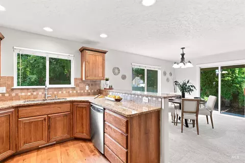 Kitchen - 663 N Shadowfox Pl, Eagle, ID 83616 photo 3 of 6
