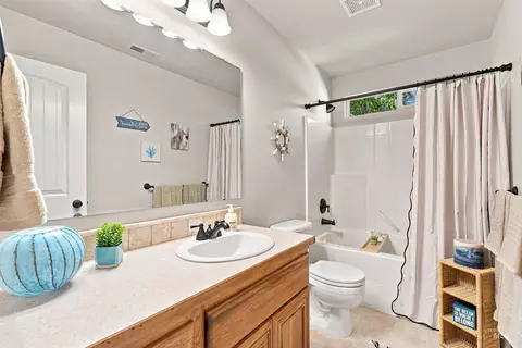Bath - 663 N Shadowfox Pl, Eagle, ID 83616 photo 7 of 7