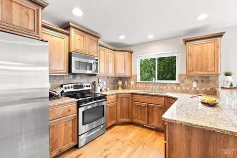 Kitchen - 663 N Shadowfox Pl, Eagle, ID 83616 photo 1 of 6