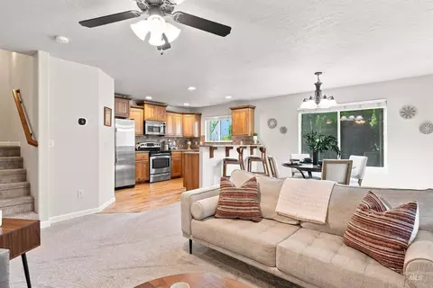 Living - 663 N Shadowfox Pl, Eagle, ID 83616 photo 3 of 3