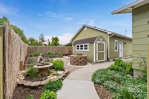 Exterior - 604 E 1st St, Emmett, ID 83617 photo 9 of 14