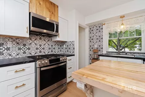 Kitchen - 604 E 1st St, Emmett, ID 83617 photo 2 of 5