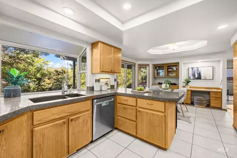 Kitchen - 726 E Parkway Ct, Boise, ID 83706 photo 4 of 5