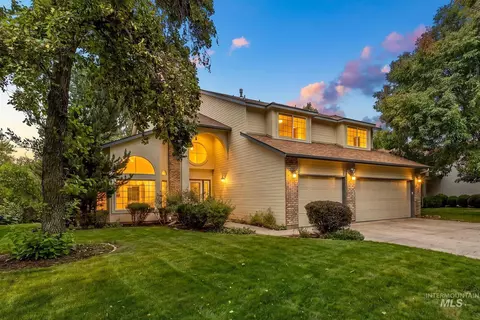 Exterior - 726 E Parkway Ct, Boise, ID 83706 photo 2 of 8