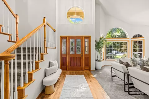 Entry Way - 726 E Parkway Ct, Boise, ID 83706 photo 2 of 3