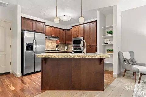 Kitchen - 1144 E Winding Creek Dr, Eagle, ID 83616 photo 3 of 4