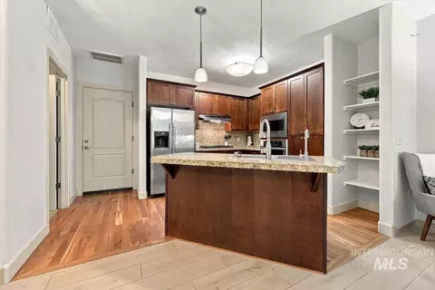 Kitchen - 1144 E Winding Creek Dr, Eagle, ID 83616 photo 4 of 4