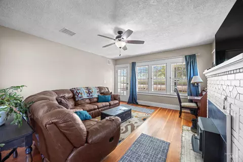 Living - 4574 Bennett Rd, Kuna, ID 83634 photo 1 of 2