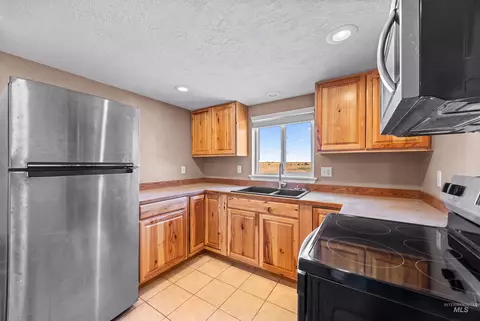 Kitchen - 4574 Bennett Rd, Kuna, ID 83634 photo 3 of 3
