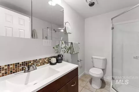 Bath - 1302 E Victory Rd, Boise, ID 83706 photo 1 of 2