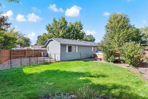 Exterior - 1302 E Victory Rd, Boise, ID 83706 photo 5 of 7
