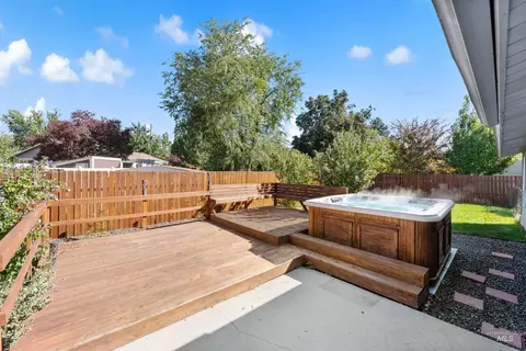 Exterior - 1302 E Victory Rd, Boise, ID 83706 photo 4 of 7