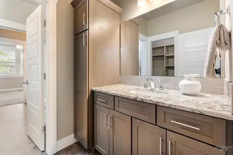 Bath - 133 S Baxter Way, Eagle, ID 83616 photo 6 of 6