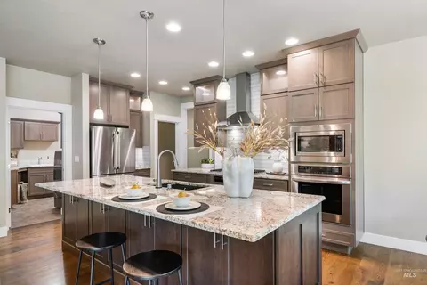 Kitchen - 133 S Baxter Way, Eagle, ID 83616 photo 2 of 6