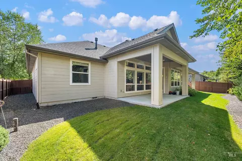 Exterior - 133 S Baxter Way, Eagle, ID 83616 photo 5 of 7