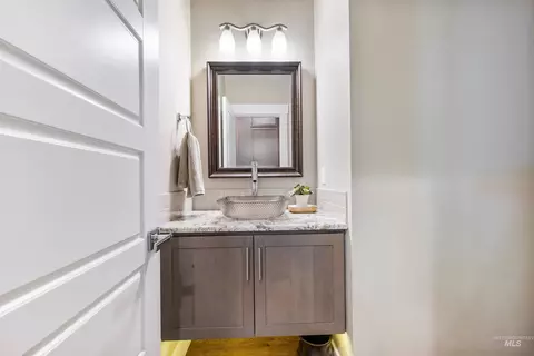 Bath - 133 S Baxter Way, Eagle, ID 83616 photo 1 of 6