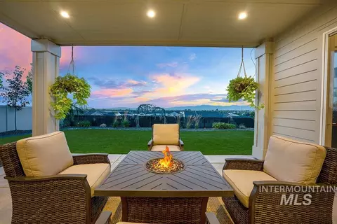 Exterior - 2964 E Parulo Dr, Meridian, ID 83642 photo 2 of 6