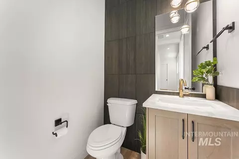 Bath - 2964 E Parulo Dr, Meridian, ID 83642 photo 5 of 5