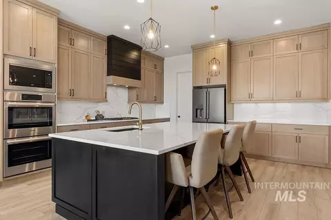 Kitchen - 2964 E Parulo Dr, Meridian, ID 83642 photo 3 of 6
