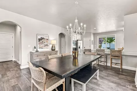 Dining - 365 N Tullshire, Eagle, ID 83616 photo 3 of 6
