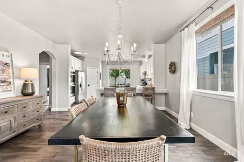 Dining - 365 N Tullshire, Eagle, ID 83616 photo 2 of 6
