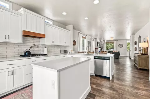 Kitchen - 365 N Tullshire, Eagle, ID 83616 photo 8 of 8