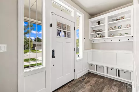 Entry Way - 365 N Tullshire, Eagle, ID 83616 photo 1 of 3