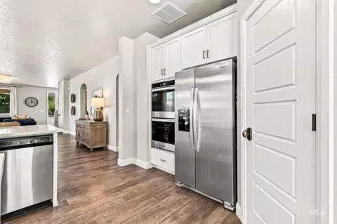 Entry Way - 365 N Tullshire, Eagle, ID 83616 photo 2 of 3