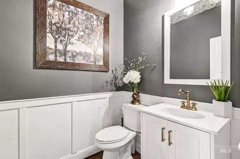 Bath - 365 N Tullshire, Eagle, ID 83616 photo 1 of 7