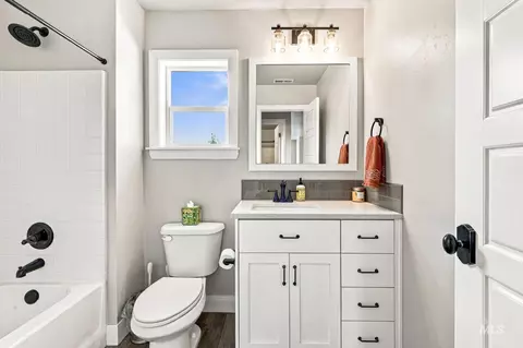 Bath - 365 N Tullshire, Eagle, ID 83616 photo 7 of 7